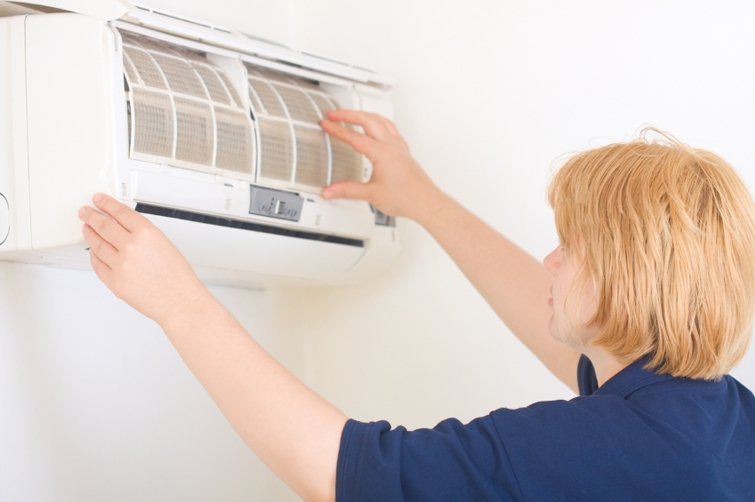 AC Filter Cleaning in Dubai
