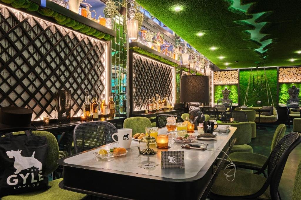 toast room